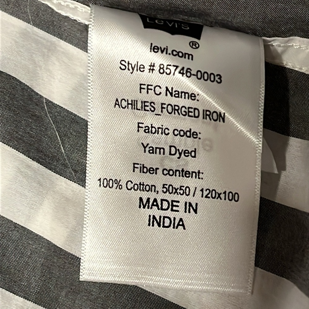 NWT Levi’s Achilles Forged Iron 1 cotton pocket shirt regular fit. Medium - Picture 4 of 4